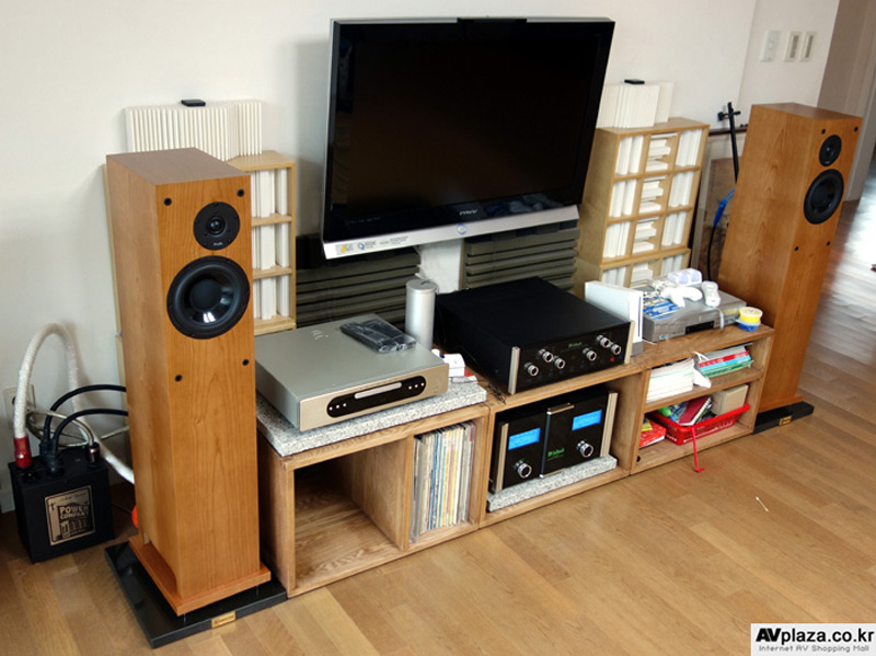 PROAC Response D28 AV